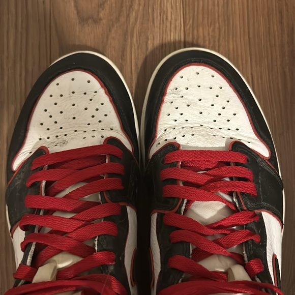 Men’s Air Jordan 1 Bloodlines - Size 11 ❤️Host Pick❤️ - Picture 6 of 8